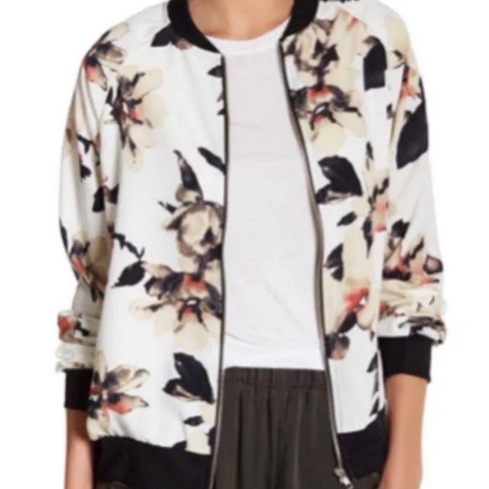 West‎ Kei Women Jacket Size Small Floral Design Bomber lightweight